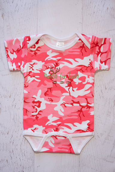 Huntin for Lovin camo pink creeper - Western Border and Co