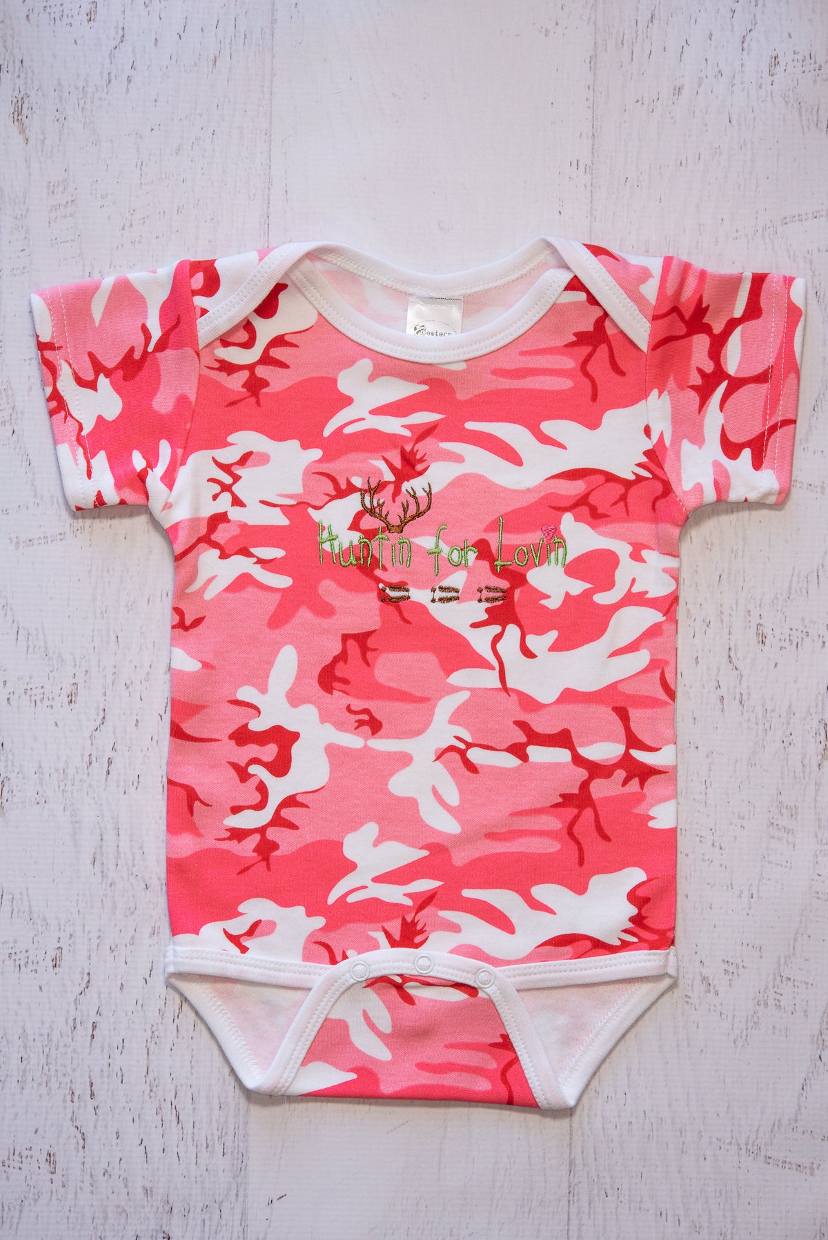 Huntin for Lovin camo pink creeper - Western Border and Co